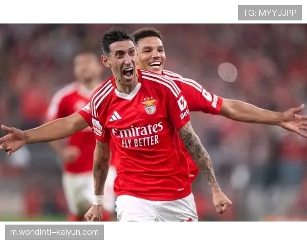 尤文图斯凭借紧凑垂直距离限制本菲卡 二比零完胜展现斯帕莱蒂体系 尤文图斯凭借紧凑垂直距离限制本菲卡 二比零完胜展现斯帕莱蒂体系